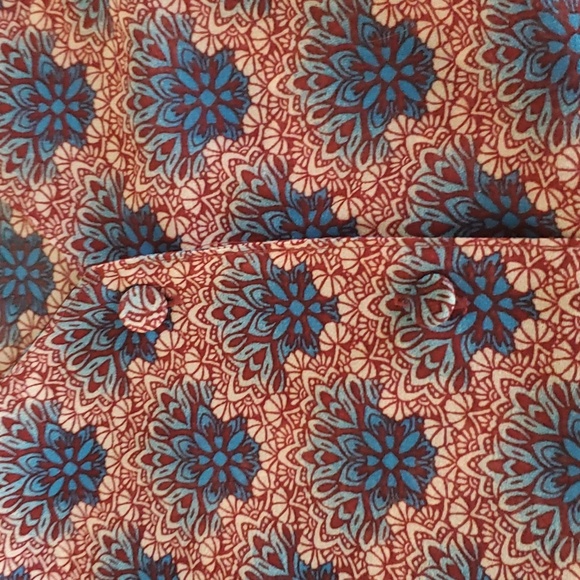 Cabi #3620 fan blouse - Picture 3 of 5